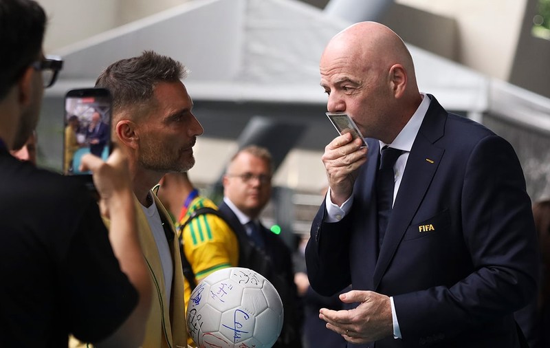 Ce a fost pus să pupe Gianni Infantino, șeful FIFA, la sosirea la ceremonia de deschidere a Cupei Mondiale 2026: „Dacă e absolut necesar...”