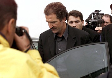 LIS07 - 19990503 - LISBON, PORTUGAL - Former Benfica British soccer coach Graeme Souness leaves the Luz stadium on Monday 03 May 1999 after a press conference. Benfica President, Joao Vale e Azevedo, suspended the coach after the team ended their latest match against Campomaiorense in a draw and lost an important chance to go to Champions League. EPA PHOTO LUSA/INACIO ROSA