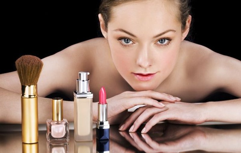 Iată cum îţi păstrezi cosmeticele mai mult timp!