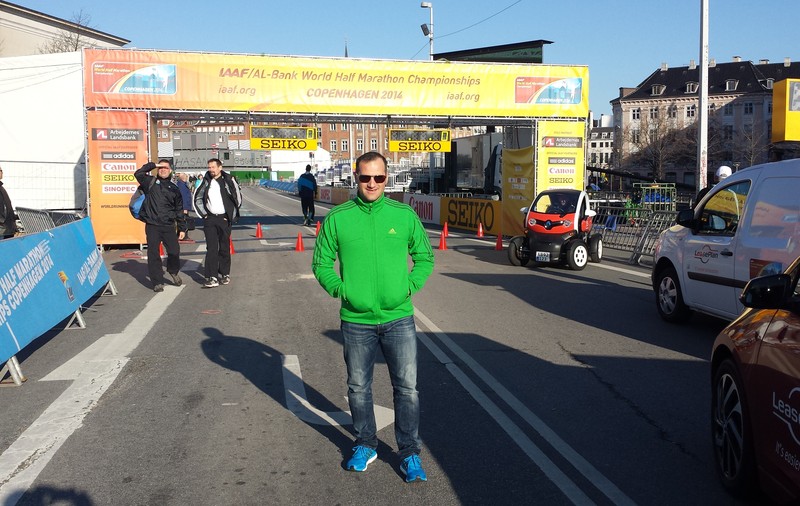 Antrenorul care ne-a adus o medalie de aur la maraton n-are loc la federaţie!