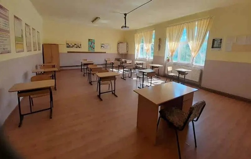 Zeci de şcoli din Buzău au toaletele în exterior, iar altele nu au autorizaţie sanitară, arată un raport DSP