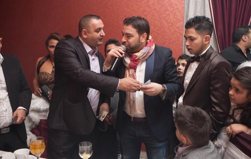 JALE LA MANELE! SALAM a câştigat pe 2014 din drepturi de autor o sumă pentru care NICI NU SE APLEACĂ LA UN BAIRAM!