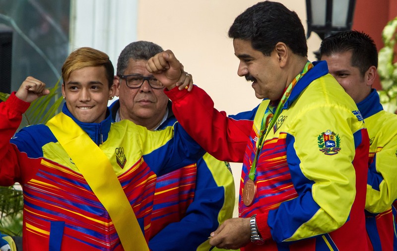Venezuela lansează ”petro”, o monedă digitală proprie, garantată cu rezervele de țiței, gaze, aur și diamante ale țării