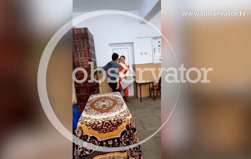 Elev din Teleorman, reținut după ce și-a agresat profesoara