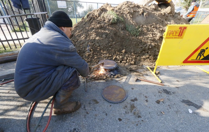 Bucureştenii vor avea căldură, teoretic: 70% din reţeaua RADET poate ceda oricând