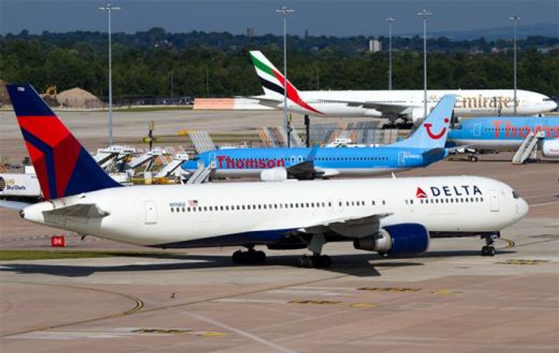 INCIDENT în SUA: Două avioane s-au ciocnit la Detroit | VIDEO