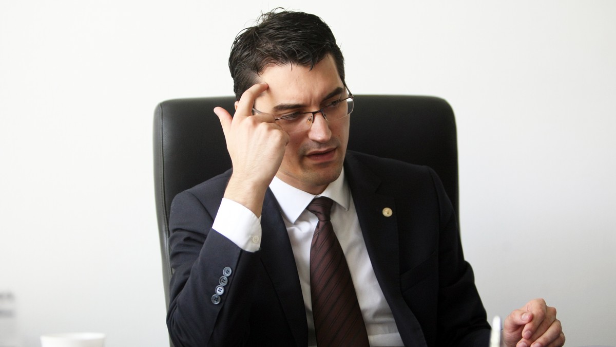 Programul electoral al lui Răzvan Burleanu este criticat de principalii contestatari ai președintelui FRF