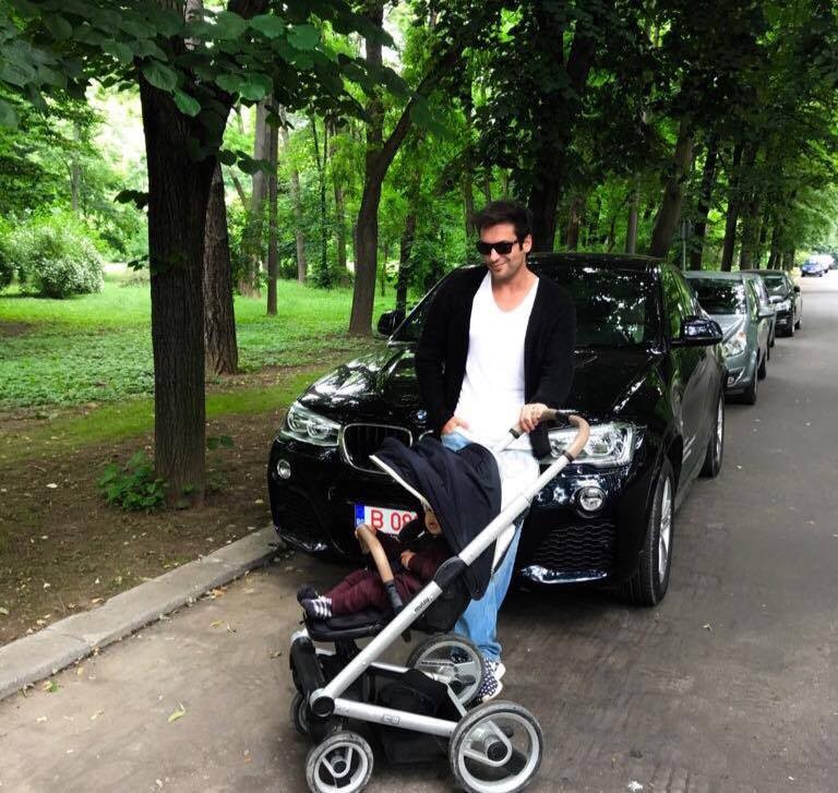 Adela Popescu și Radu Vâlcan, weekend cu peripeții. Au vrut să iasă cu băiețelul în parc, însă au avut parte de o surpriză