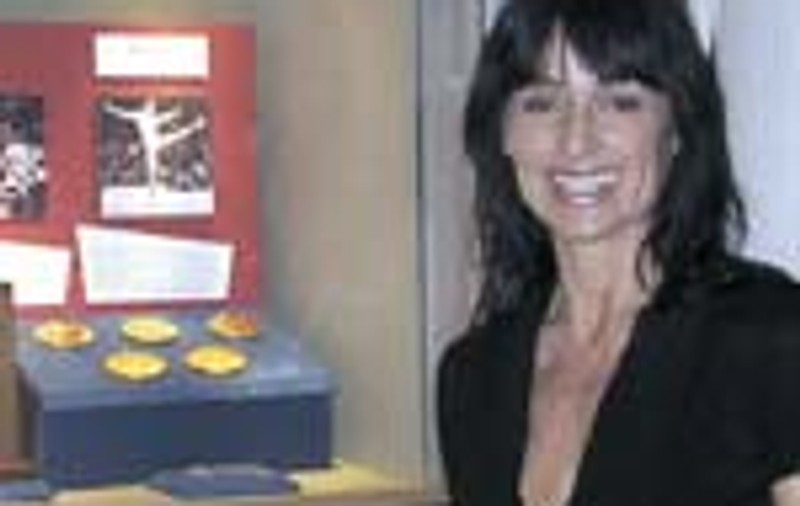 Nadia Comaneci si-a vazut medaliile la New York