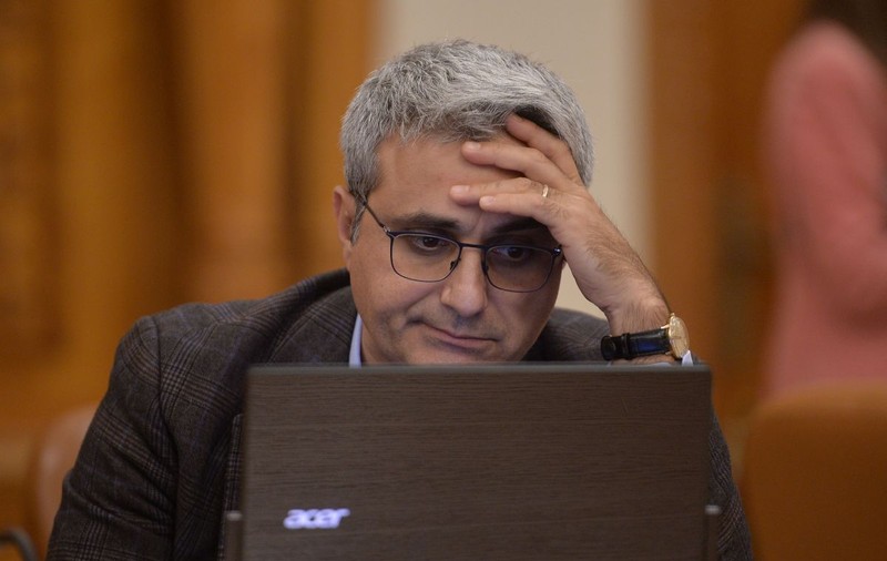 Ioan T. Morar și Robert Turcescu se înjură pe Facebook. „E talentat ca lăutar. E tradiție în neamul lui”