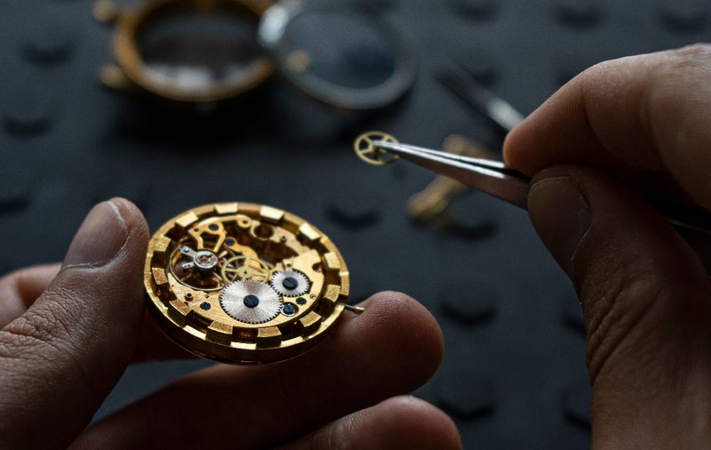 Rolex a deschis o școală profesională pentru ceasornicari. Concurența este mai mare ca la Harvard, iar salariile absolvenților ajung la 95.000 de euro