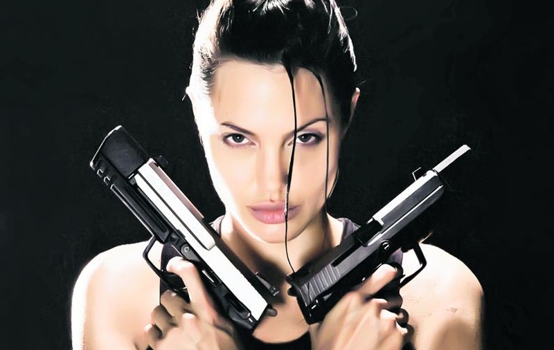 «Angelina Jolie a angajat un asasin să o ucidă»