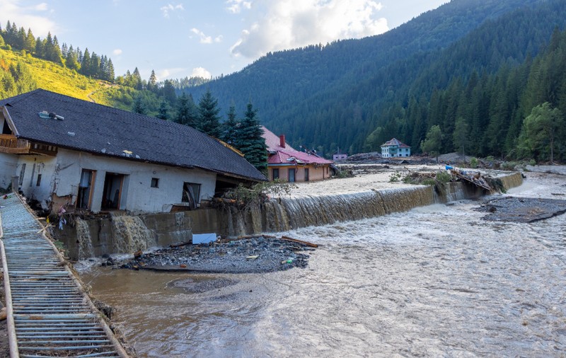 Pericol de inundații în România de la 1 iunie: Hidrologii au emis Cod galben pentru Someș, Mureș și Argeș