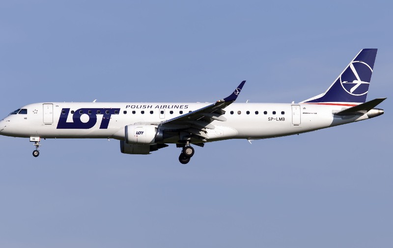 Un avion a zburat de la Oradea la Varșovia doar cu doi pasageri: „Mai mulți membri ai echipajului”