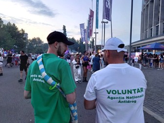 Voluntari la una dintre campaniile Agenției Naționale Antidrog