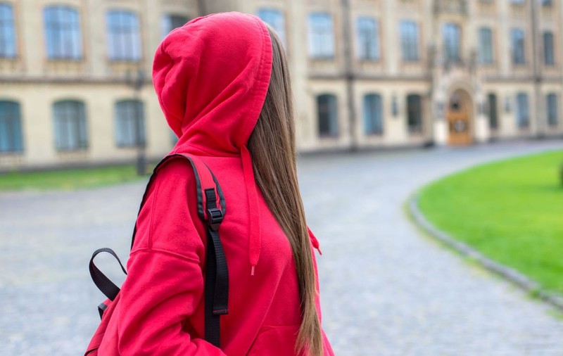 Problema abandonului universitar, reflectată în numărul de studenți exmatriculați la o universitate din România: circa 2.600 pe an