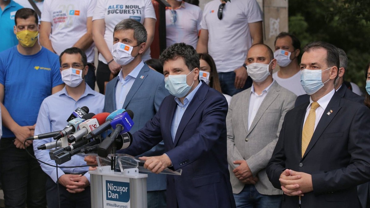Nicușor Dan și-a depus candidatura pentru funcția de primar al Capitalei. Foto: Vlad Chirea
