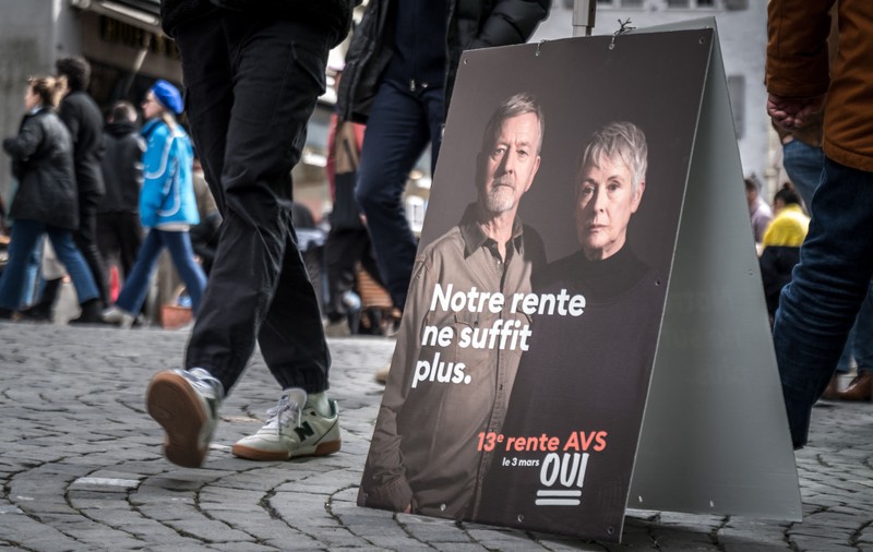 Elvețienii au votat să aibă pensii mai mari și să nu crească vârsta de pensionare. Guvernul avertizează că va fi necesară creșterea TVA