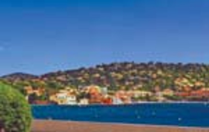 Maxer isi duce nevasta pe Coasta de Azur