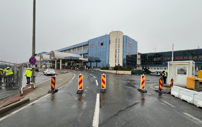 Acces interzis cu mașina la terminalul Plecări de la Aeroportul Henri Coandă din Otopeni. Traseele au fost reconfigurate din cauza lucrărilor la metrou
