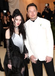 Elon Musk și cântăreața Grimes, în 2018/ Foto: Profimedia