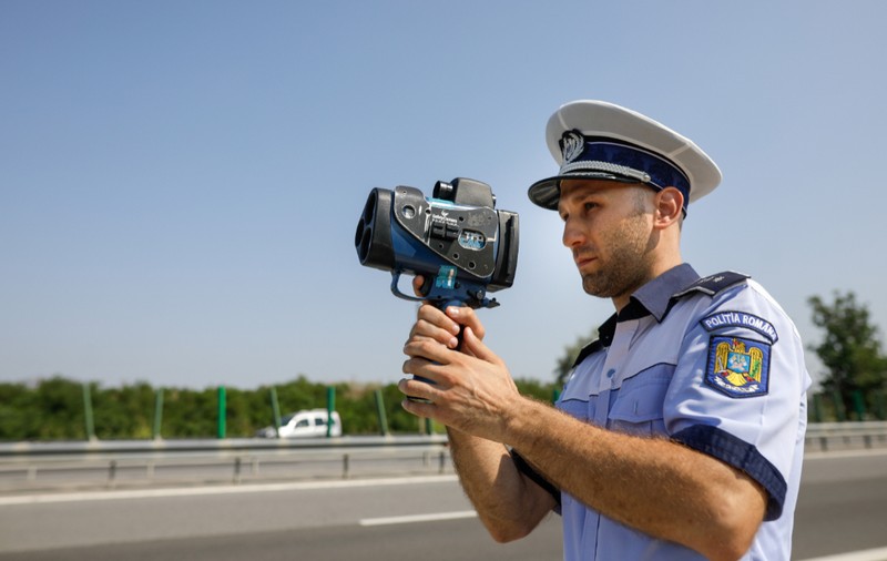 Șoferii prinși cu pistolul laser că au depășit limita de viteză pot scăpa de amendă, dacă polițistul nu dovedește că știe să-l folosească
