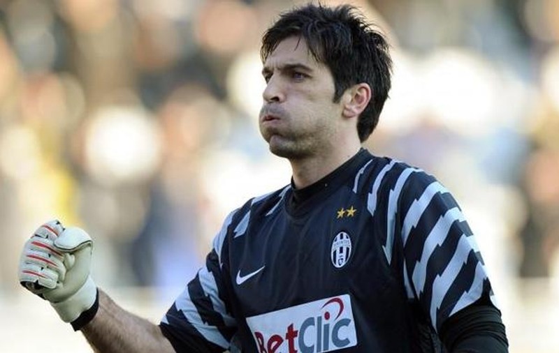 Dinamo și Petrolul se bat pe un portar de la Juventus!
