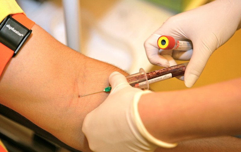 SPERANŢĂ. MAI MULŢI BANI pentru BOLNAVII DE HIV/SIDA