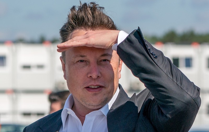 Elon Musk ia în calcul să producă propriul iPhone, dacă Twitter este eliminat de Apple și Google din magazinele lor de aplicații