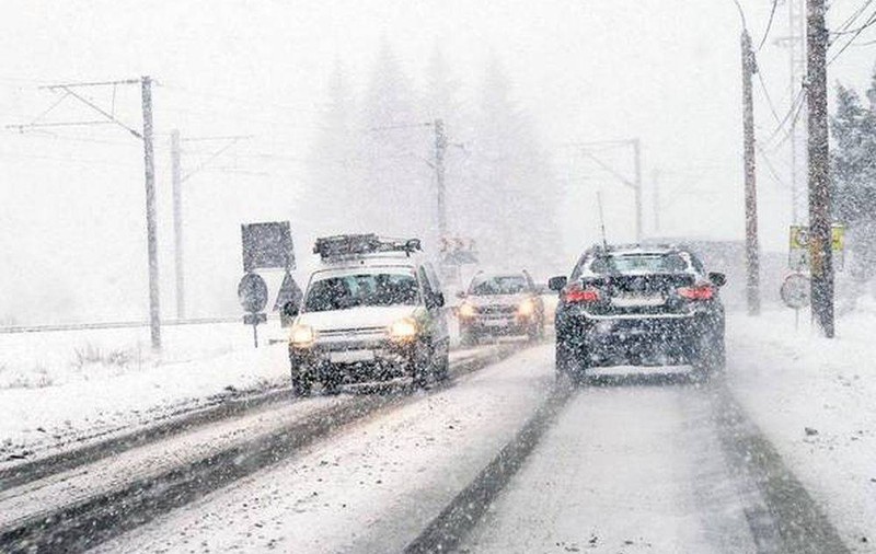 Autostrăzile A2, A3 şi tronsoane din DN au fost închise