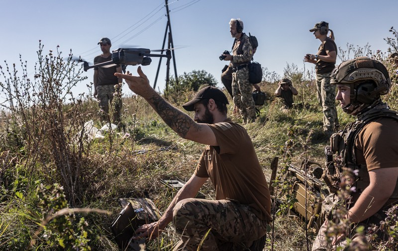 Drone dotate cu inteligență artificială, cele mai noi arme lansate de armata ucraineană pe front. „Rapide, puternice și silențioase în același timp”