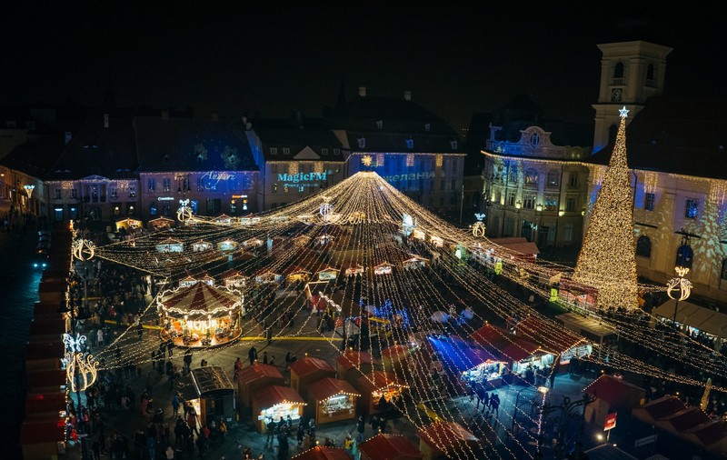 Târgul de Crăciun din Sibiu face furori în presa internațională. E printre atracțiile Europei care merită vizitate de sărbători