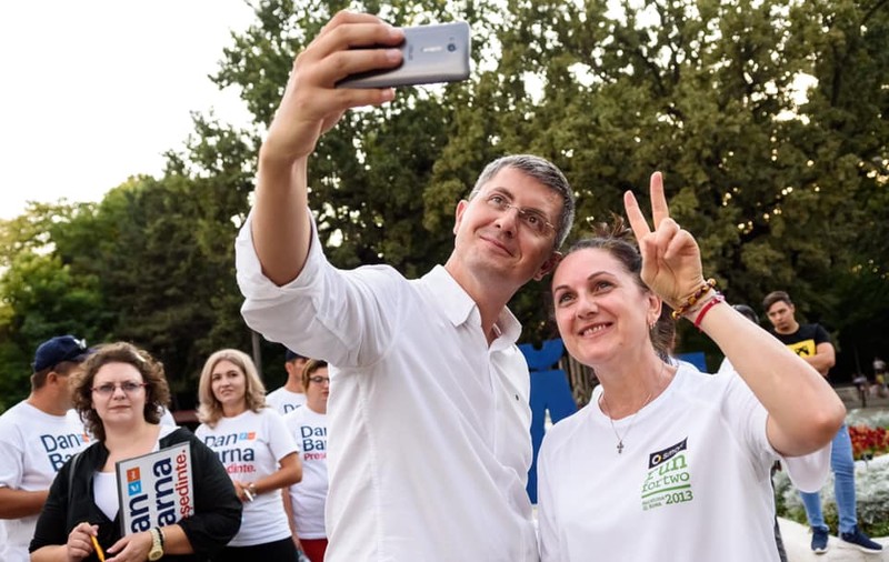 Dan Barna pleacă în caravană electorală în Europa, pentru a se întâlni cu românii din diaspora