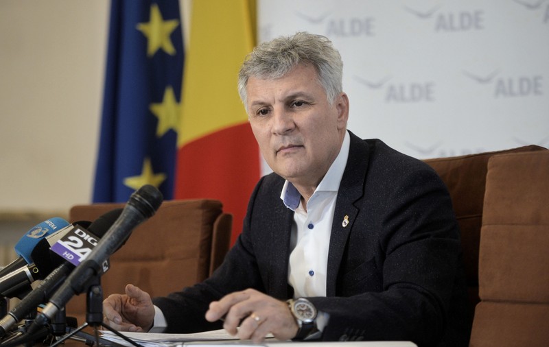 Senatorul Daniel Zamfir și-a anunțat demisia din ALDE: ”Mă despart definitiv și irevocabil de Tăriceanu”