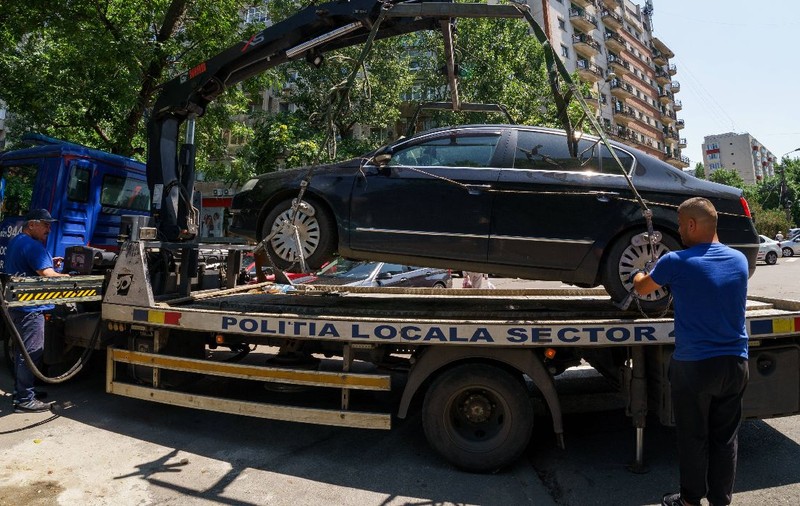 Topul „amenzilor de groază” în 2026: greșeala banală care te lasă fără mașină și amenda de 100.000 de lei de care nu scapă niciun român care face asta