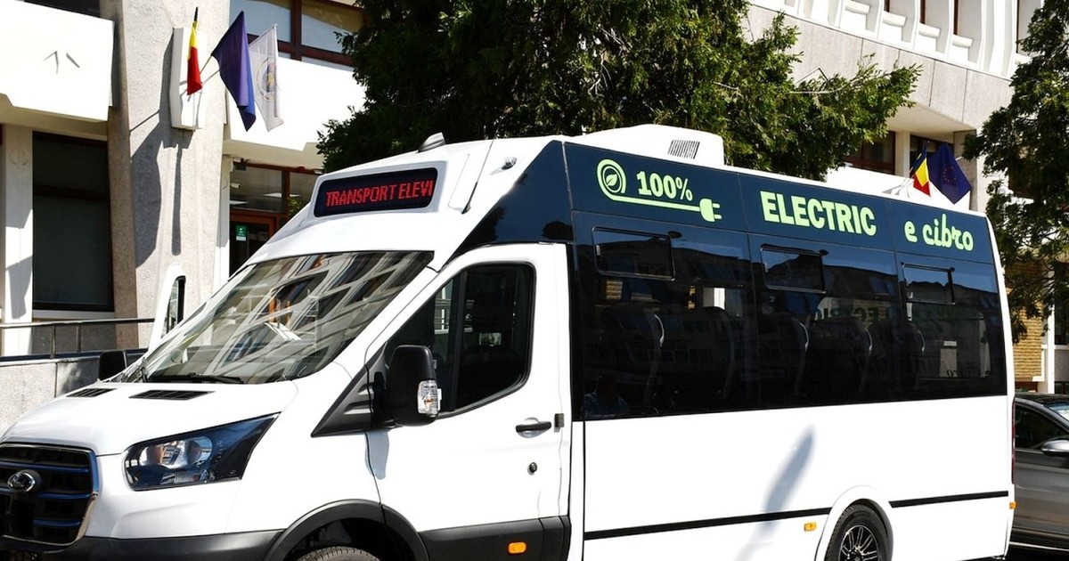 Așa arată un microbuz electric din Arge;