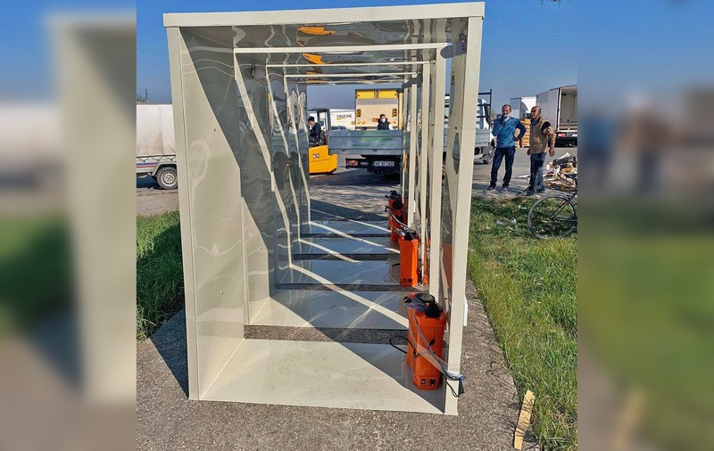 În piețele din Timișoara se pun tuneluri de dezinfectare. Au costat 4.000 de lei bucata