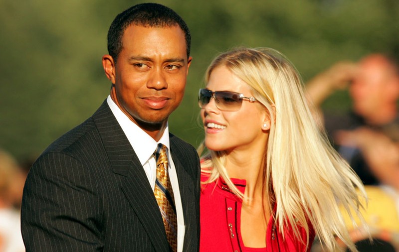 Tiger Woods şi Elin Nordegren, surprinşi sărutându-se