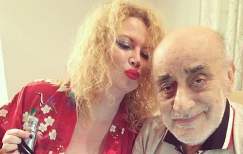 Oana Lis are în continuare grijă de Viorel Lis singură: „Eu îl duc la azil doar dacă mă calcă mașina”. Cum face bani pentru tratamentul lui
