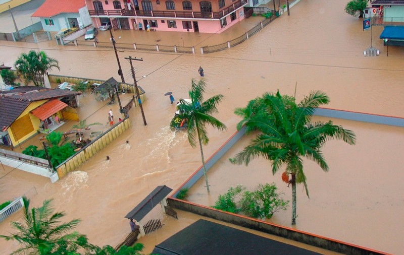 64 de morţi în inundaţiile din Brazilia