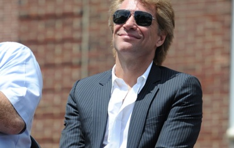 GESTUL FABULOS făcut de BON JOVI! MILIONARII de la noi ar TREBUI SĂ IA EXEMPLU!