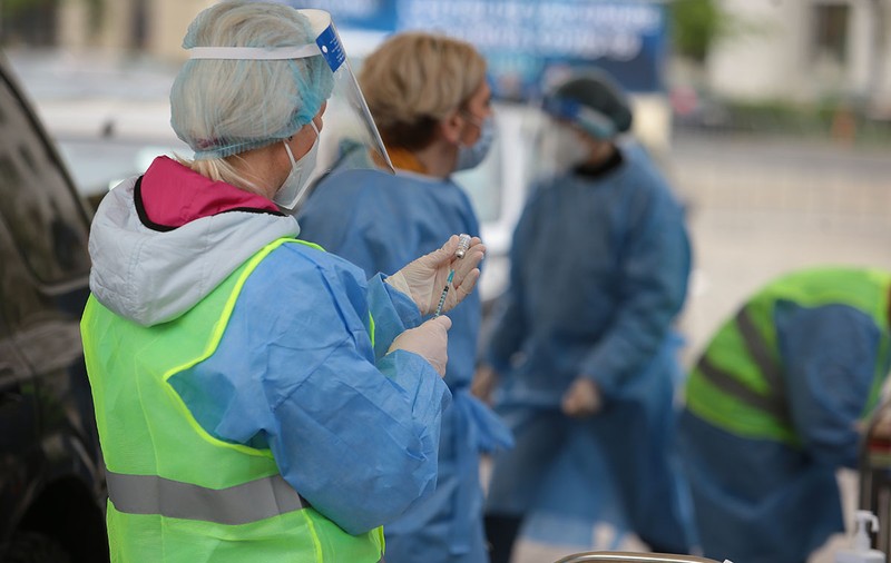 Oferta de 1 iunie a Primăriei Capitalei: bilete la teatre și muzee pentru cei care se vaccinează la centrul din Piața Constituției
