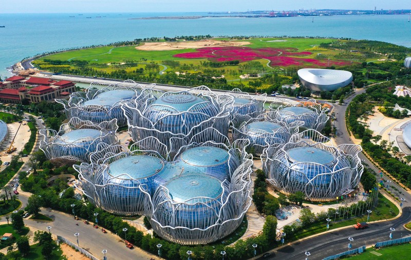 VIDEO | “Dubaiul Chinei”, un proiect de zeci de miliarde de dolari. Cum arată cea mai mare insulă artificială, care urmează să fie inaugurată