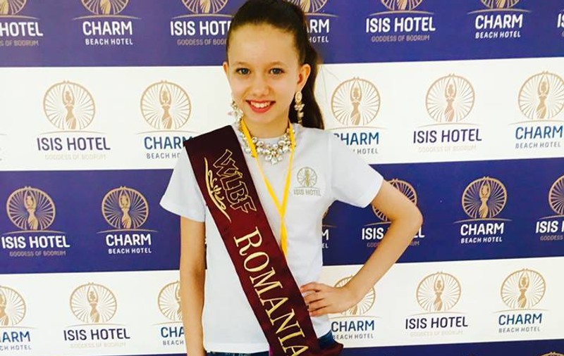 O fetiță din Sibiu reprezintă România la Little Miss World Universe 2016