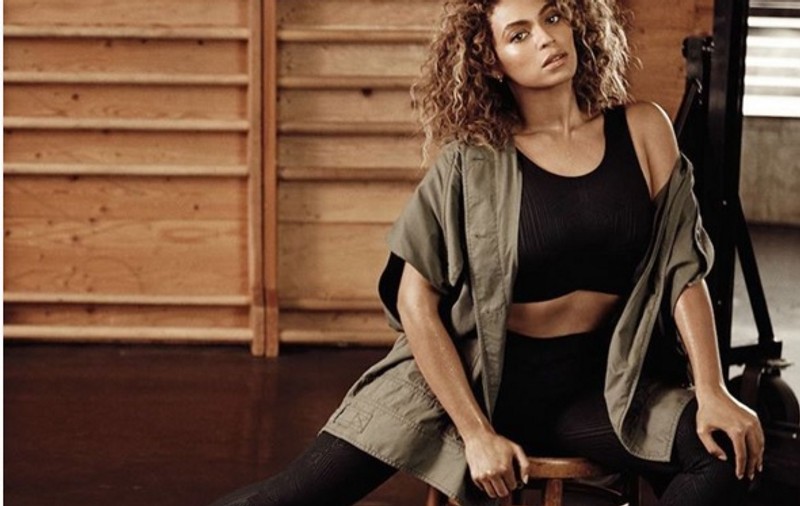 Beyonce, senzațională în ediția aniversară a revistei Elle