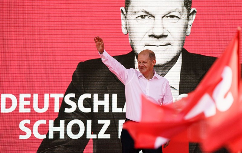 Cu trei săptămâni înaintea alegerilor din Germania, partidul lui Merkel cade în sondaje, în vreme ce stânga e în ascensiune