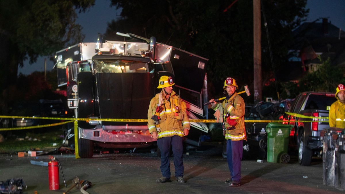 17 răniți, după ce geniștii au detonat greșit o încărcătură de artificii, în Los Angeles