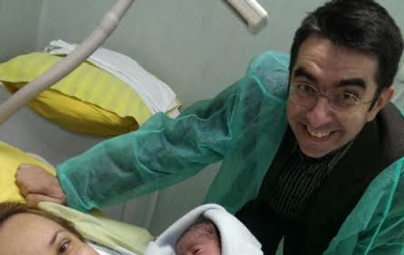 Mihai Găinuşă, naş pentru băieţelul Oanei, fosta Bebeluşă de la Cronica Cârcotaşilor