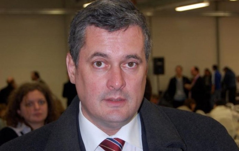 TVR Cluj a cumpărat 100 de volume ale cărții semnate de directorul său