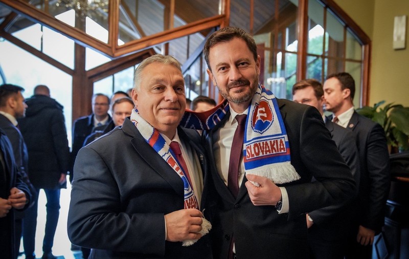 Ce fular i-a dat premierul slovac lui Viktor Orban, după controversa creată din cauza hărții cu Ungaria Mare